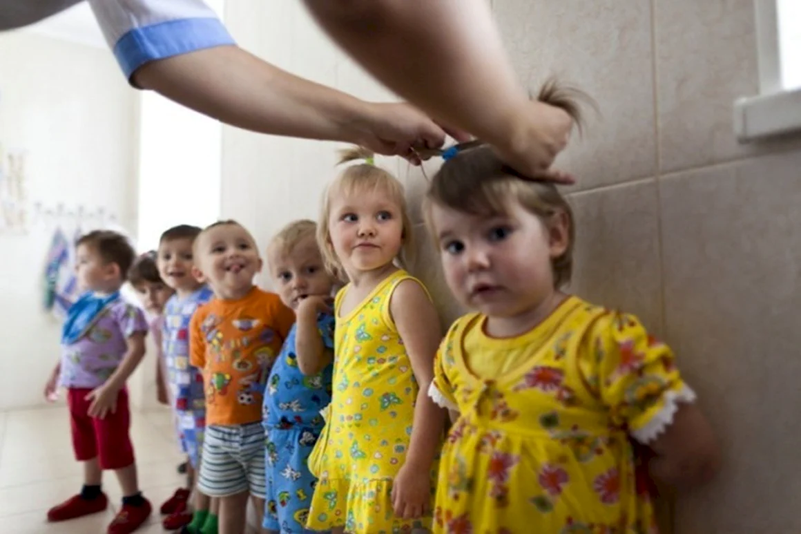 Дети в детских домах