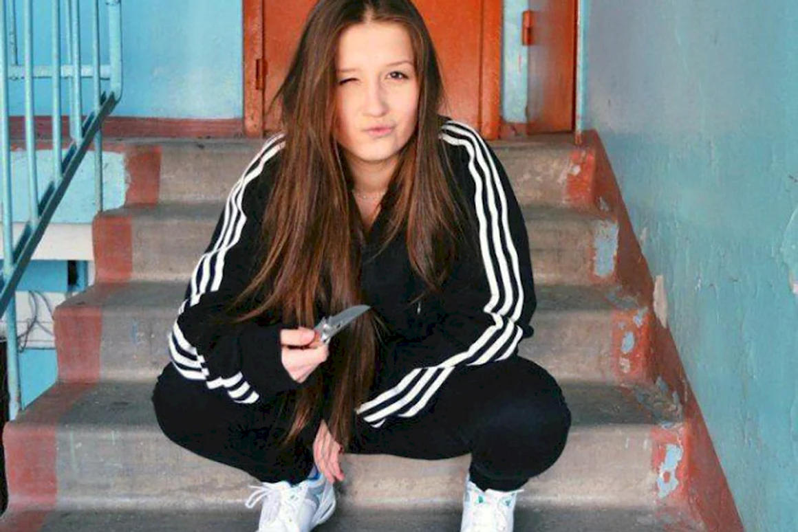 Девушка гопник