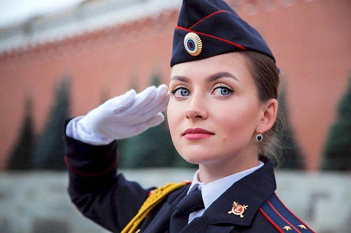 Девушка полицейский