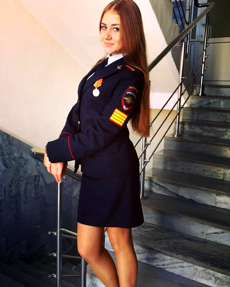 Девушка полицейский