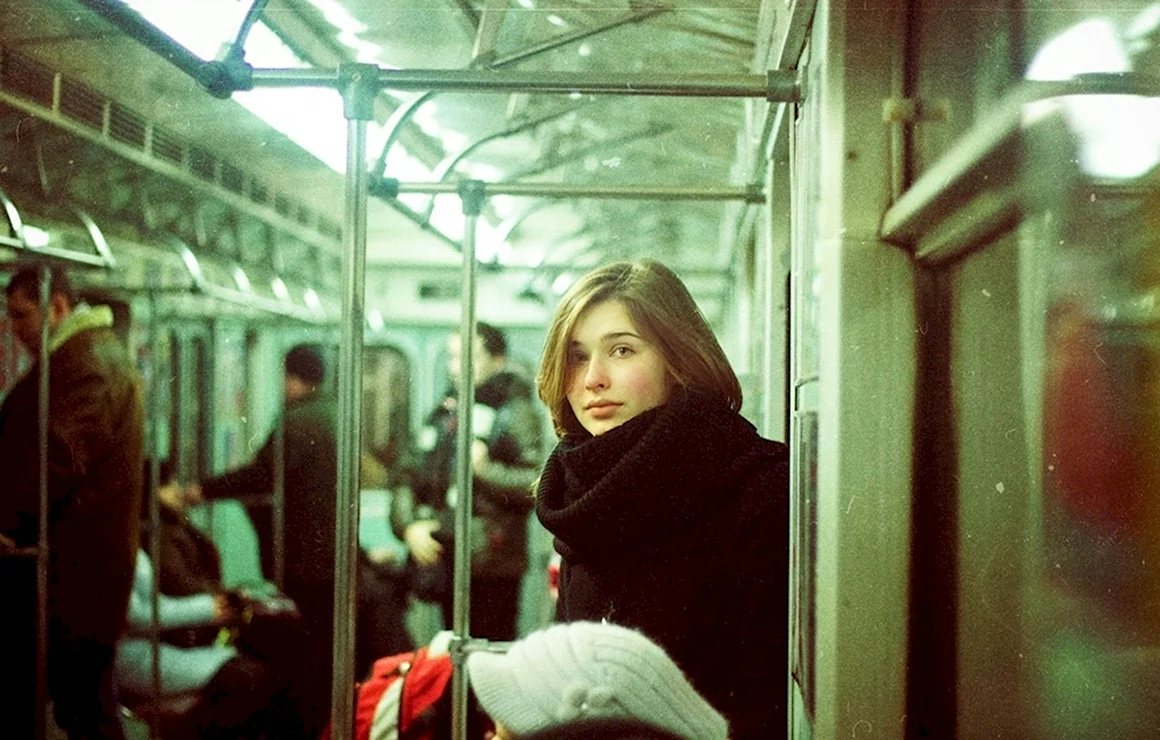 Девушки в метро