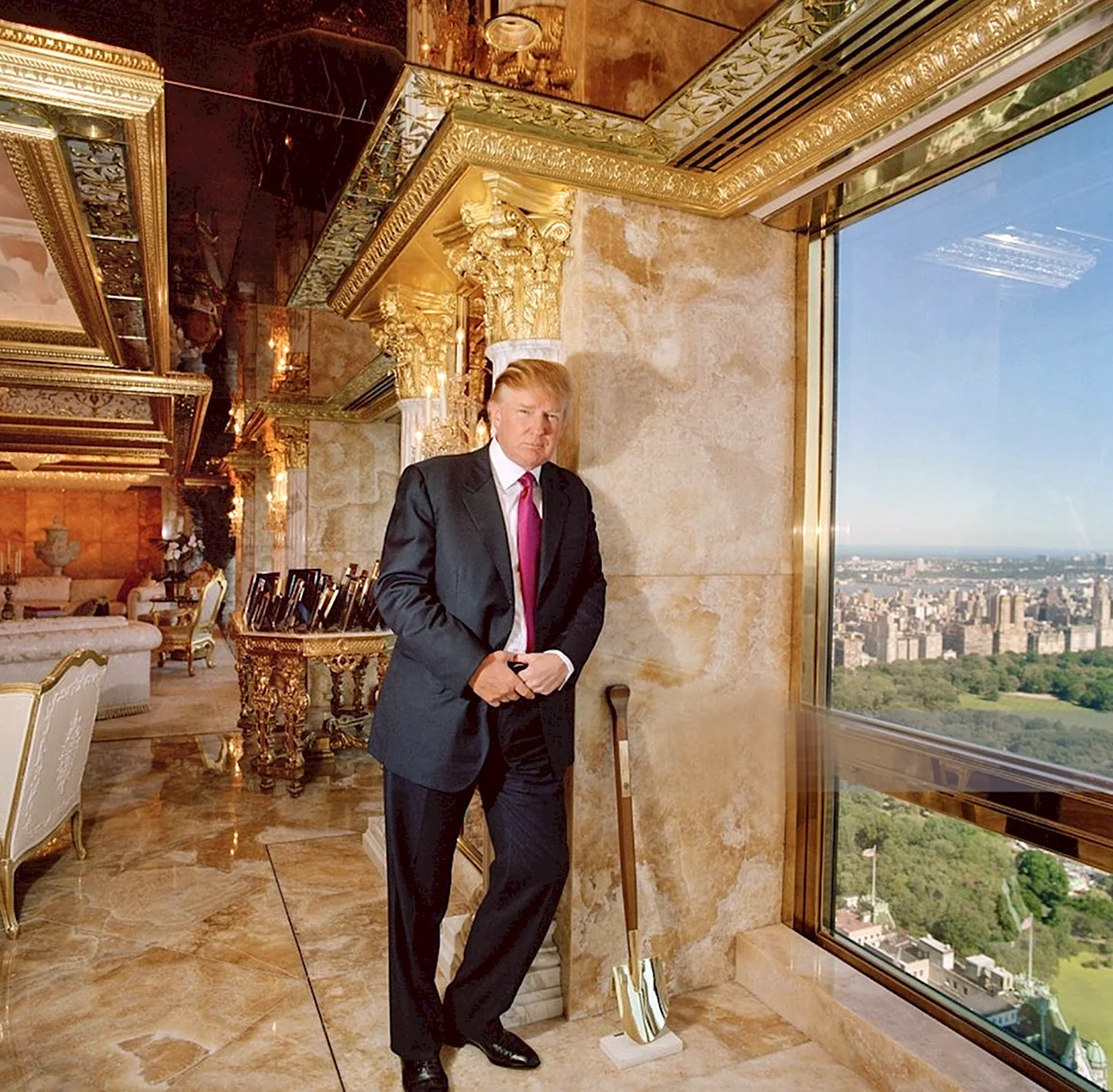 Дональд Трамп в Трамп Тауэр