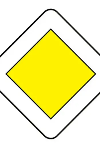 Дорожный знак Главная дорога