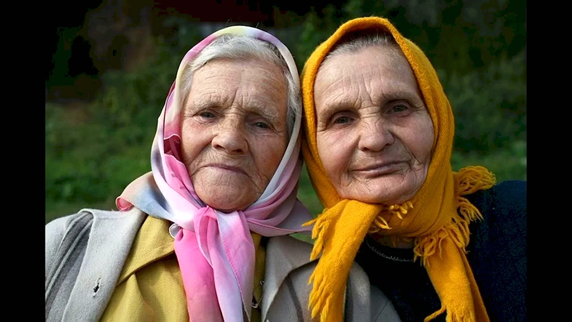 Две бабушки