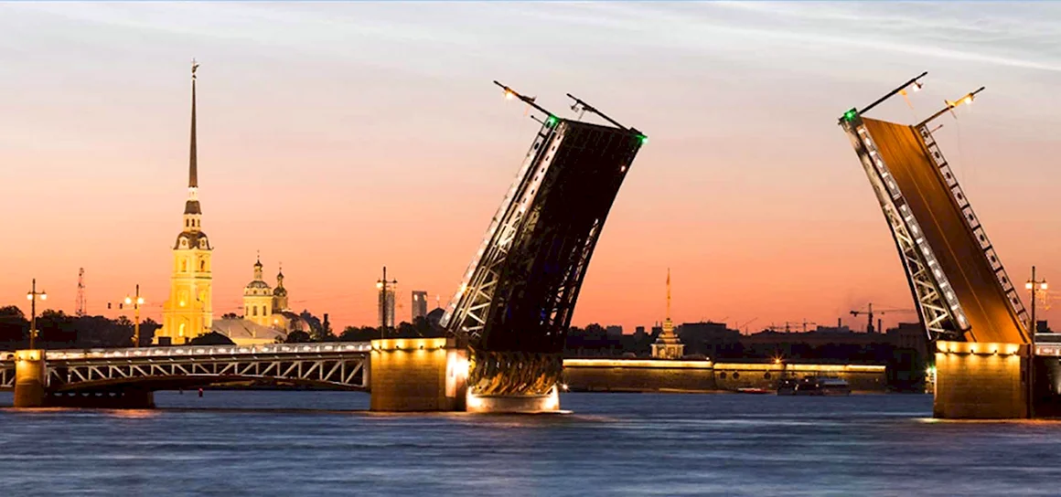 Дворцовый мост и Петропавловская крепость