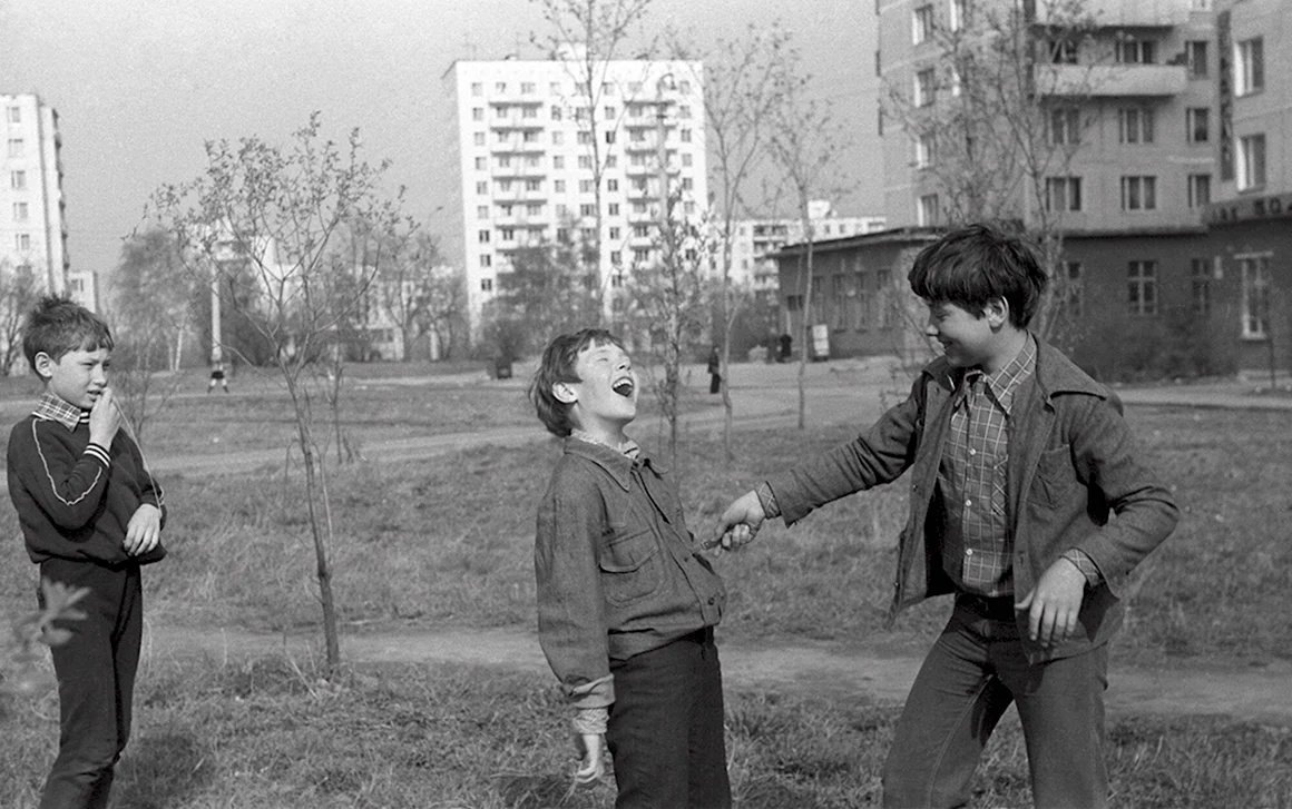 Дворы нашего детства фильм 1992