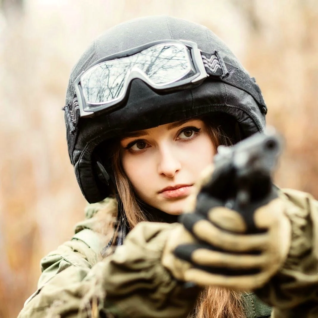 Елена Делигиоз в военной форме
