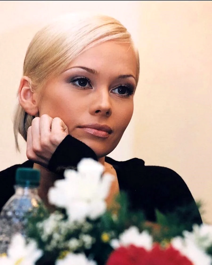 Елена Корикова