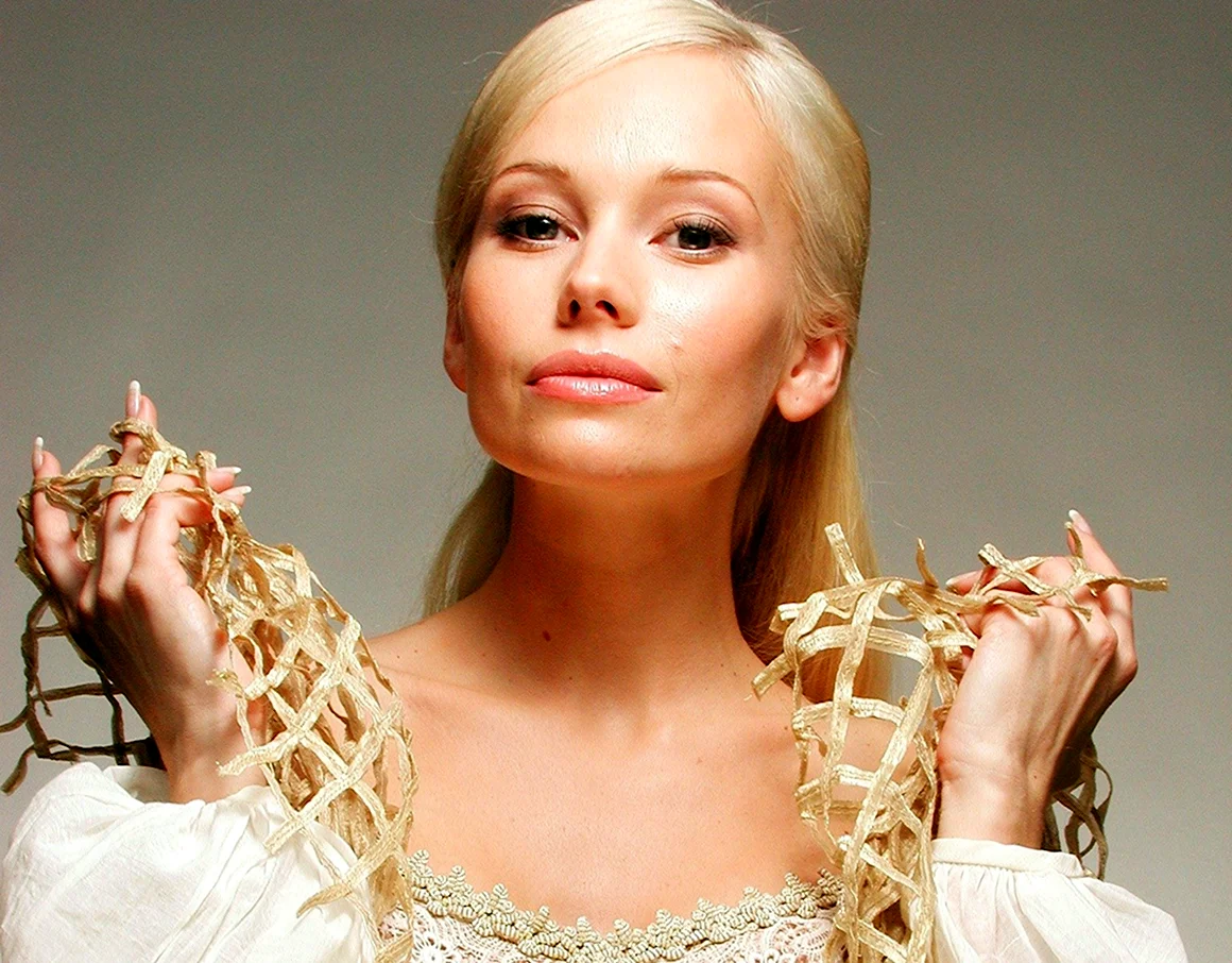 Елена Корикова