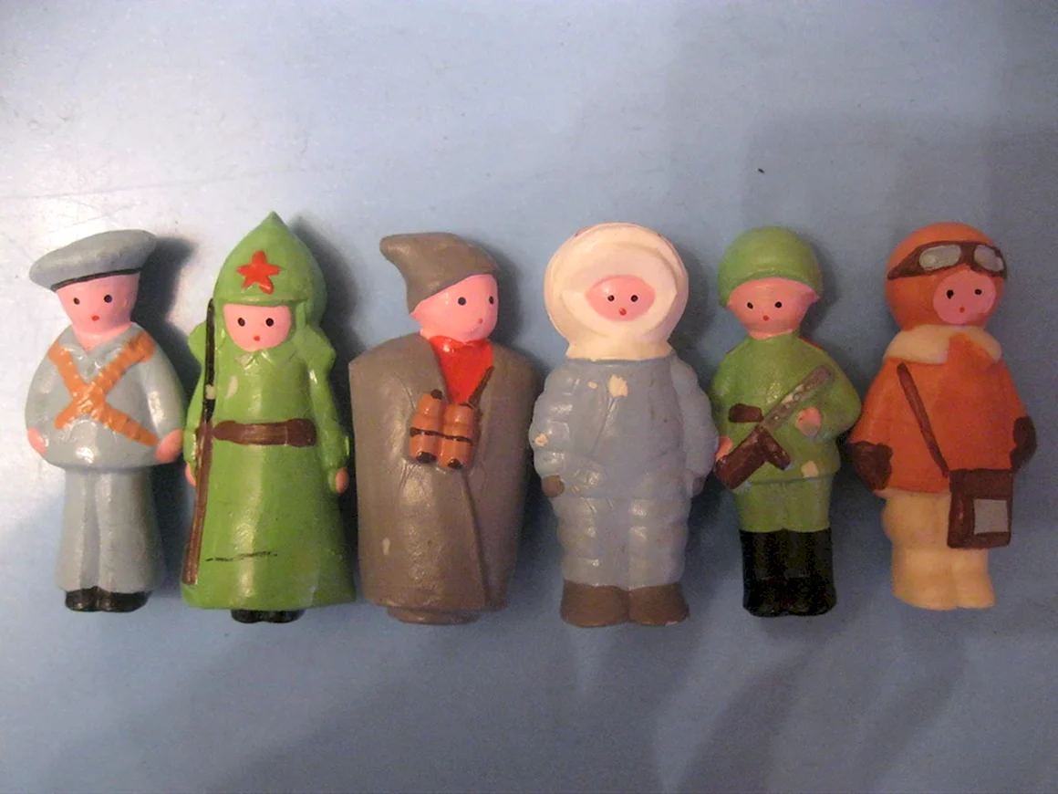 Елочная игрушка солдат