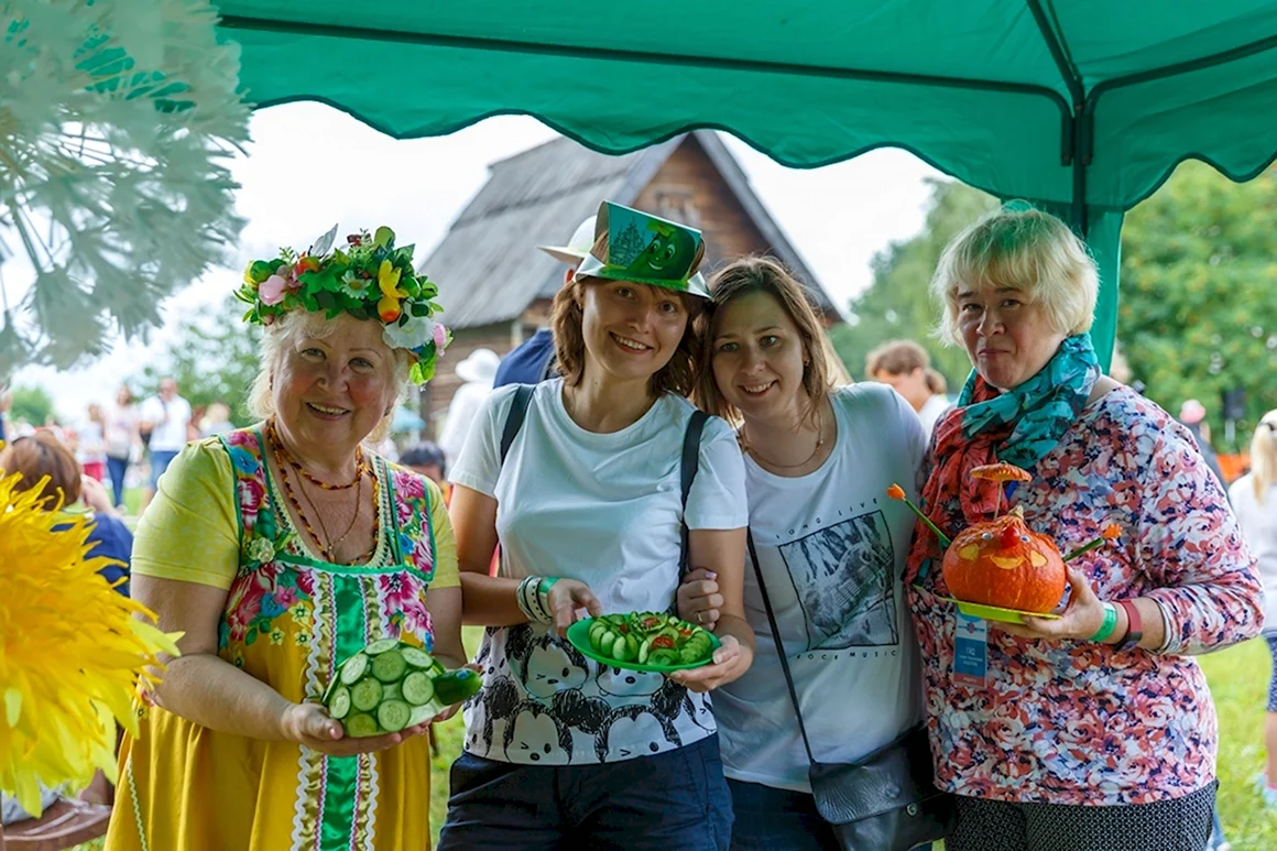 Фестиваль огурца в Суздале