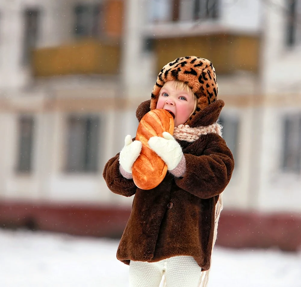 Фотосессия зимняя в шубе детская