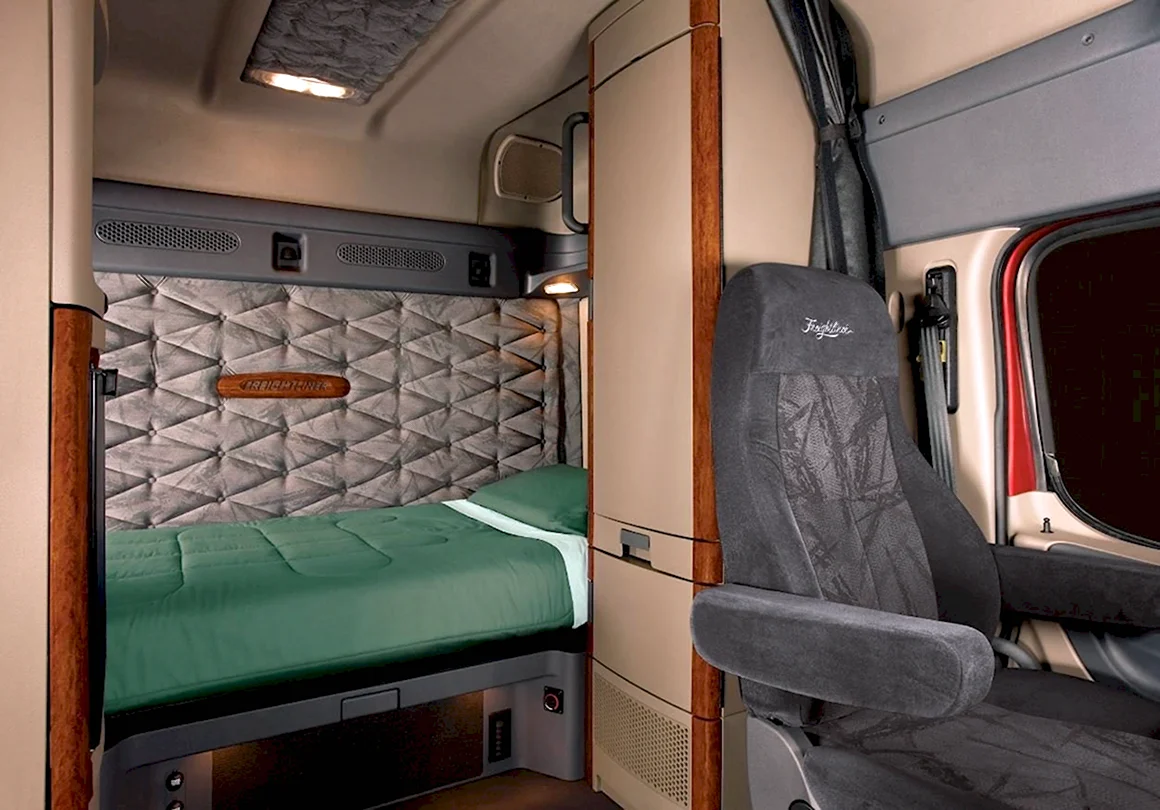 Freightliner 2021 салон Cascadia спальник
