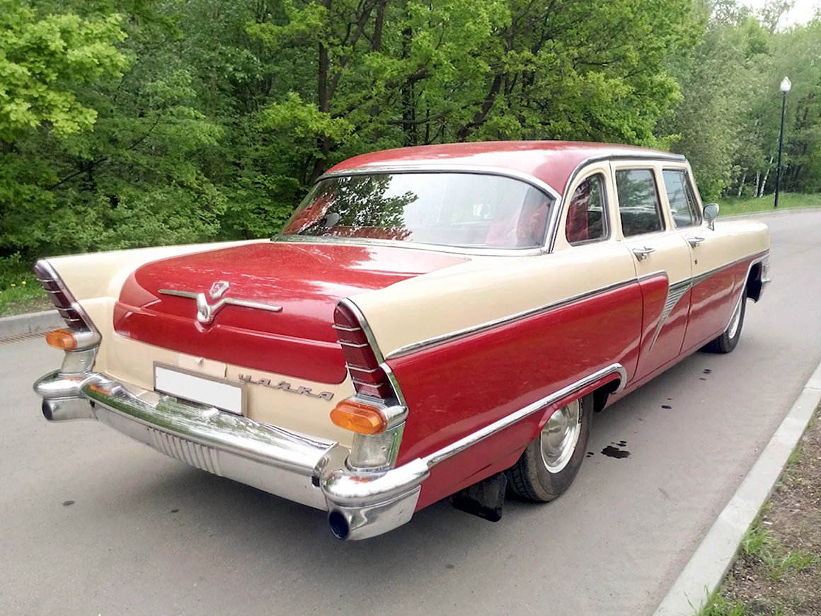 Gaz 13 Чайка