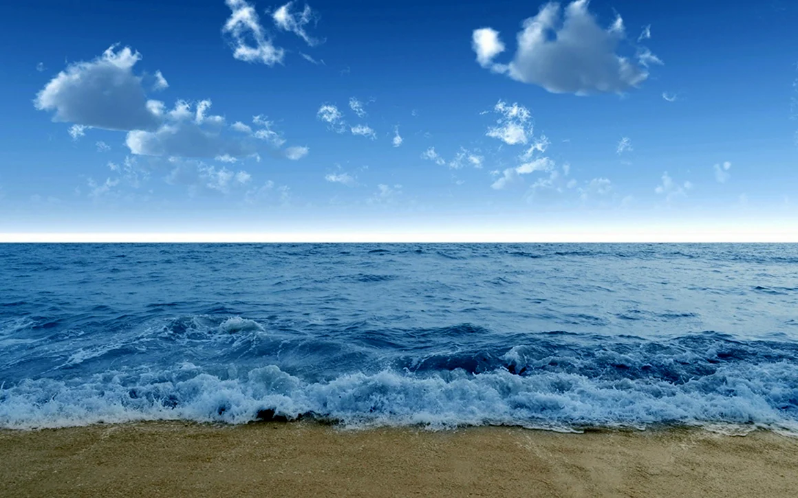 Голубое море