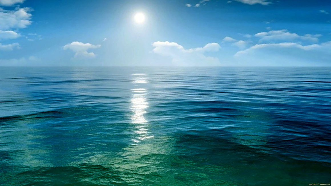 Голубое море