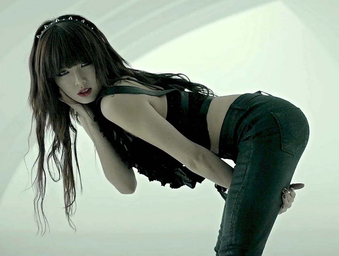 HYUNA Kim хот