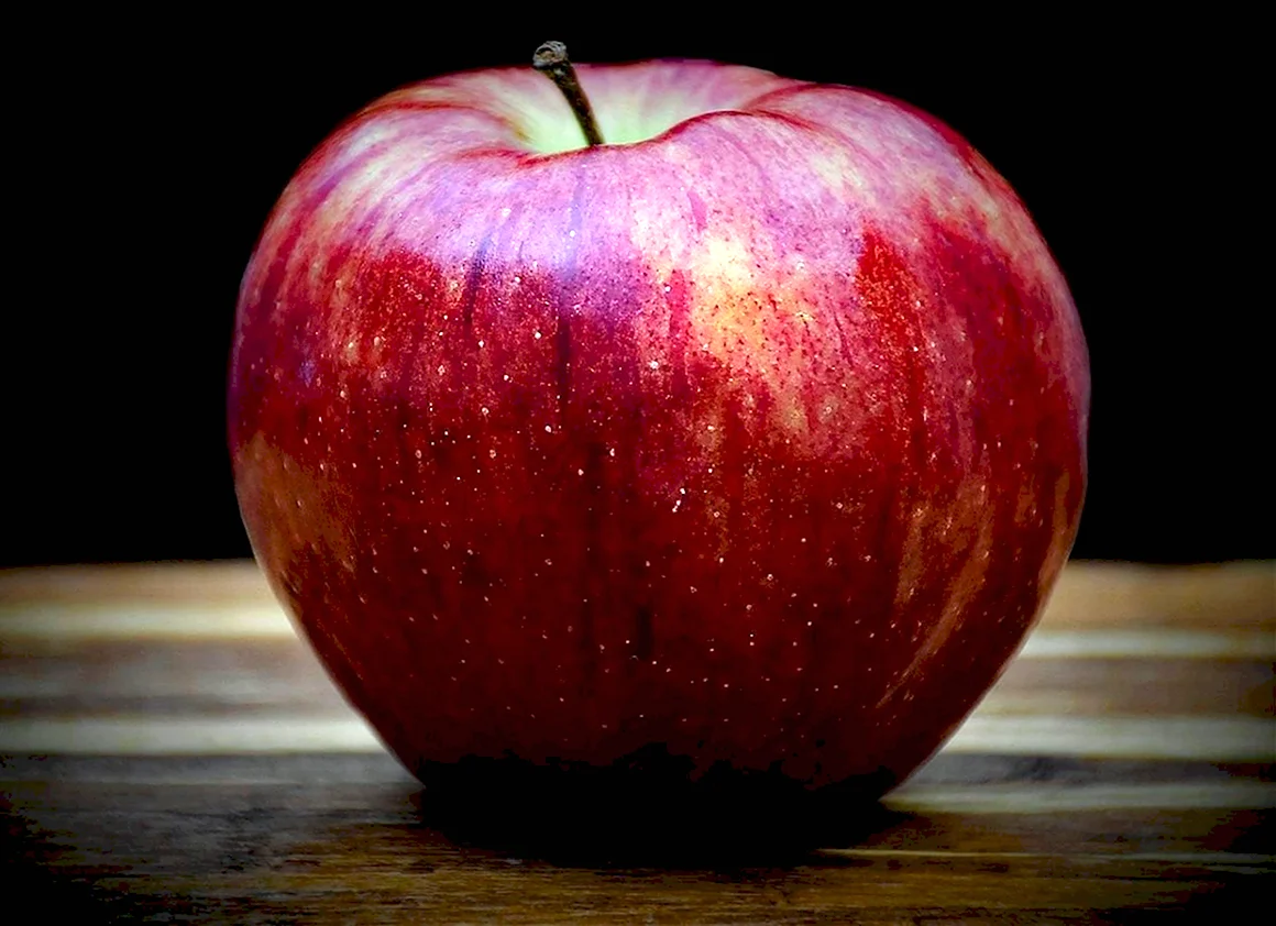 Яблоки красные