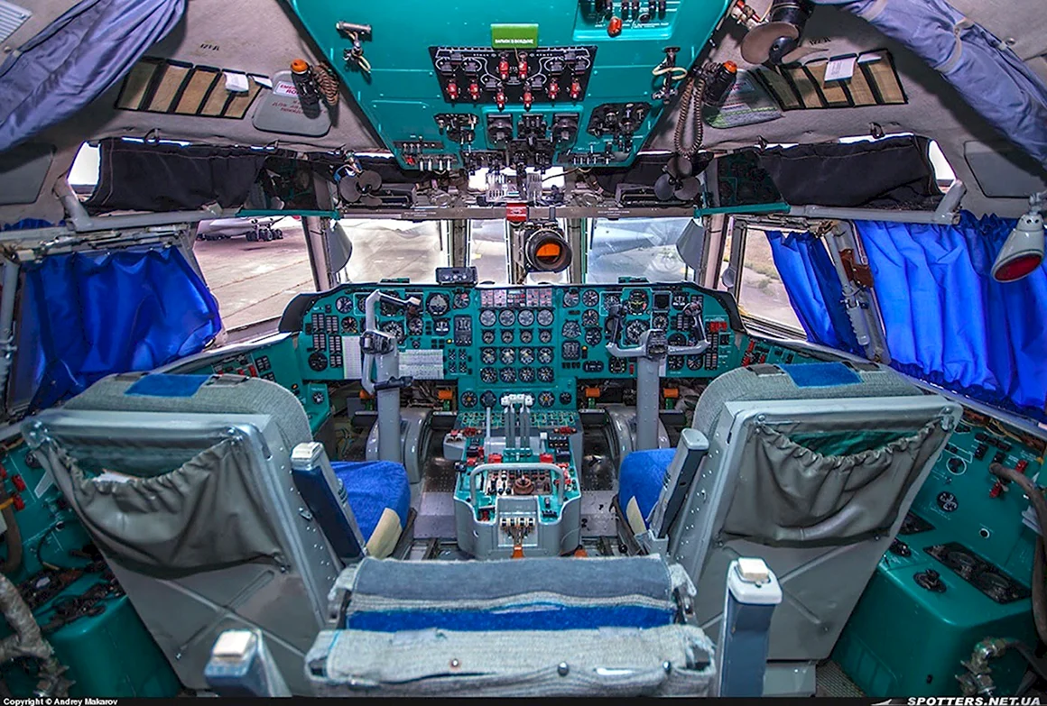 Ил-76 кабина