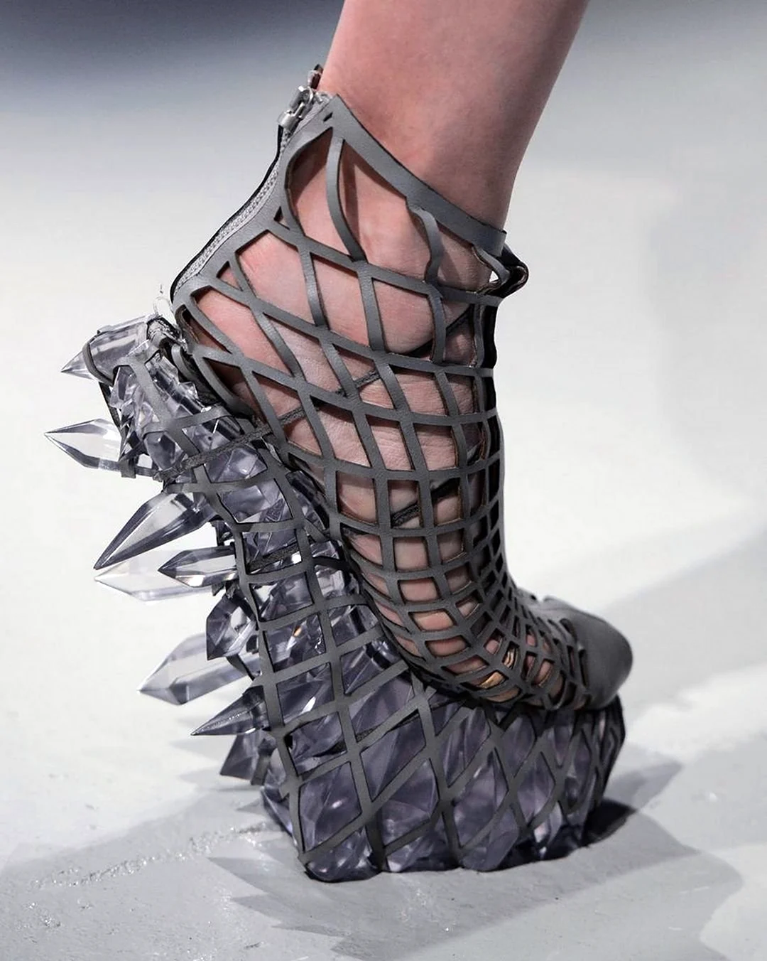 Iris van Herpen обувь