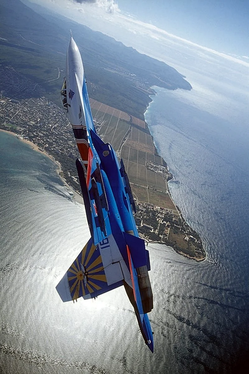 Истребитель Су-27