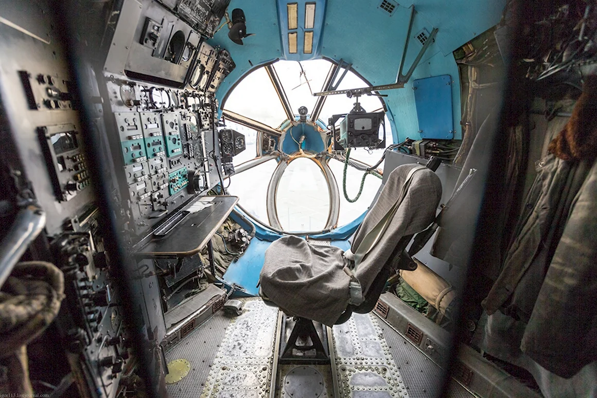 Кабина штурмана АН-22