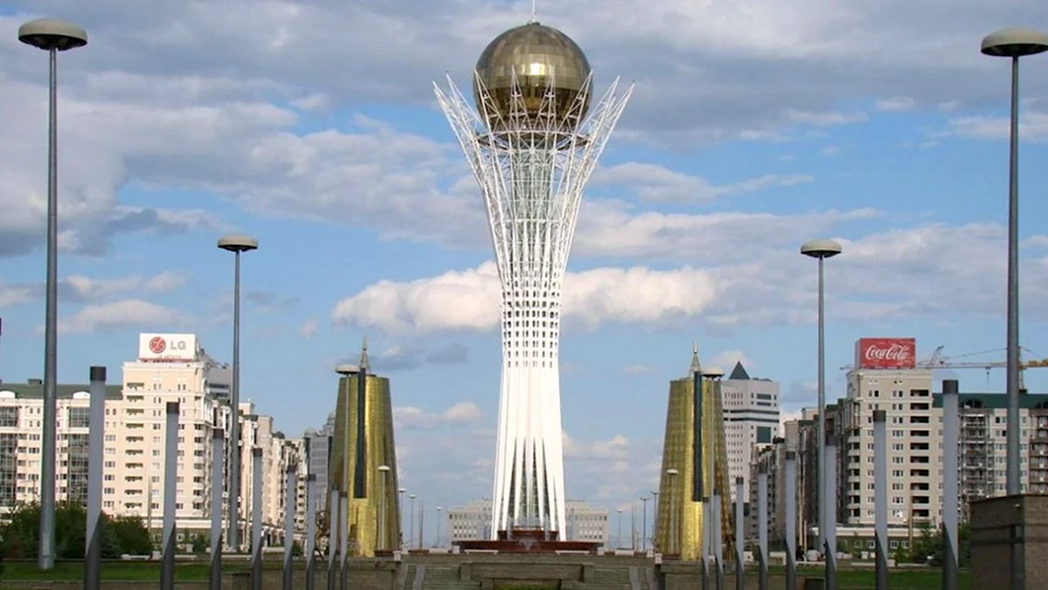 Казахстан башня Байтерек