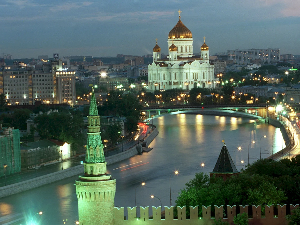 Храм Христа Спасителя и Кремль