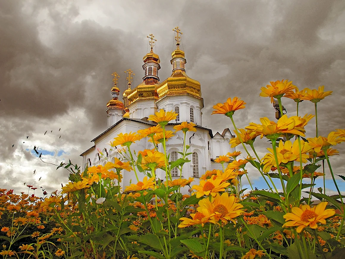 Храм лето