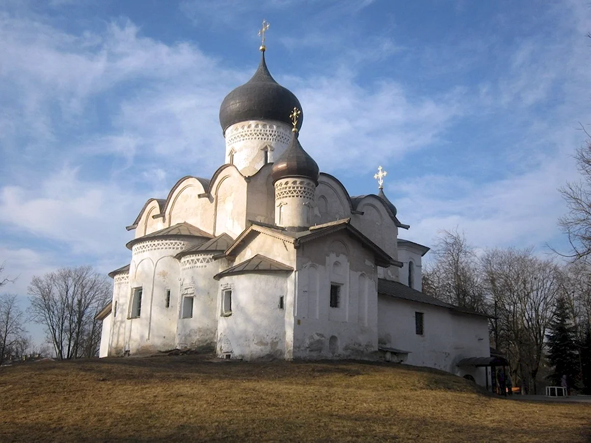 Храм в Пскове 12 века