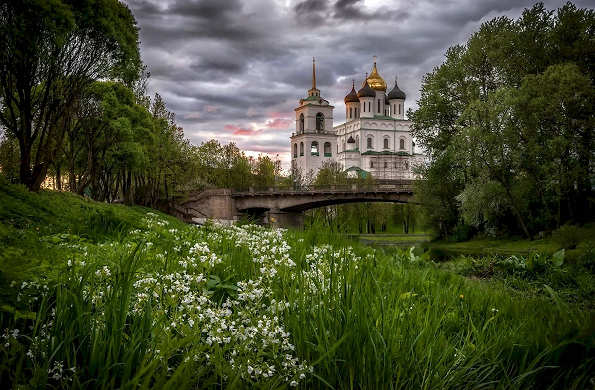 Храм Весна