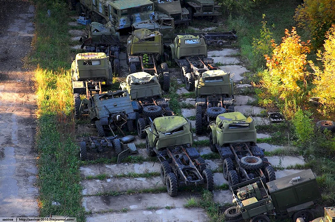 Кладбище заброшенной военной техники Подмосковье