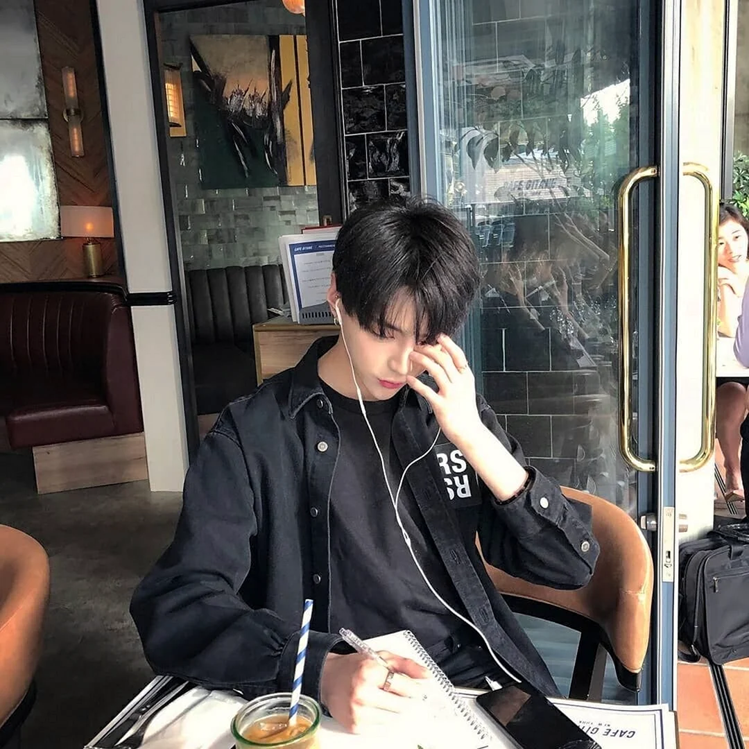 Корейский парень ulzzang boy