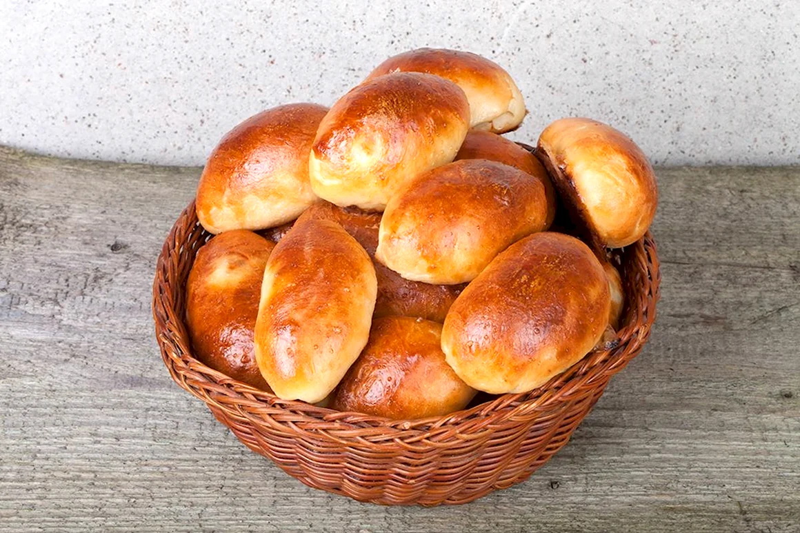 Корзина с пирожками