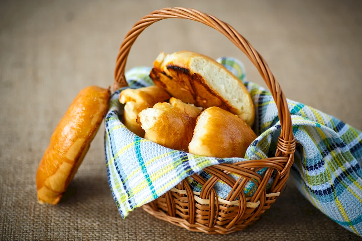 Корзинка с пирожками