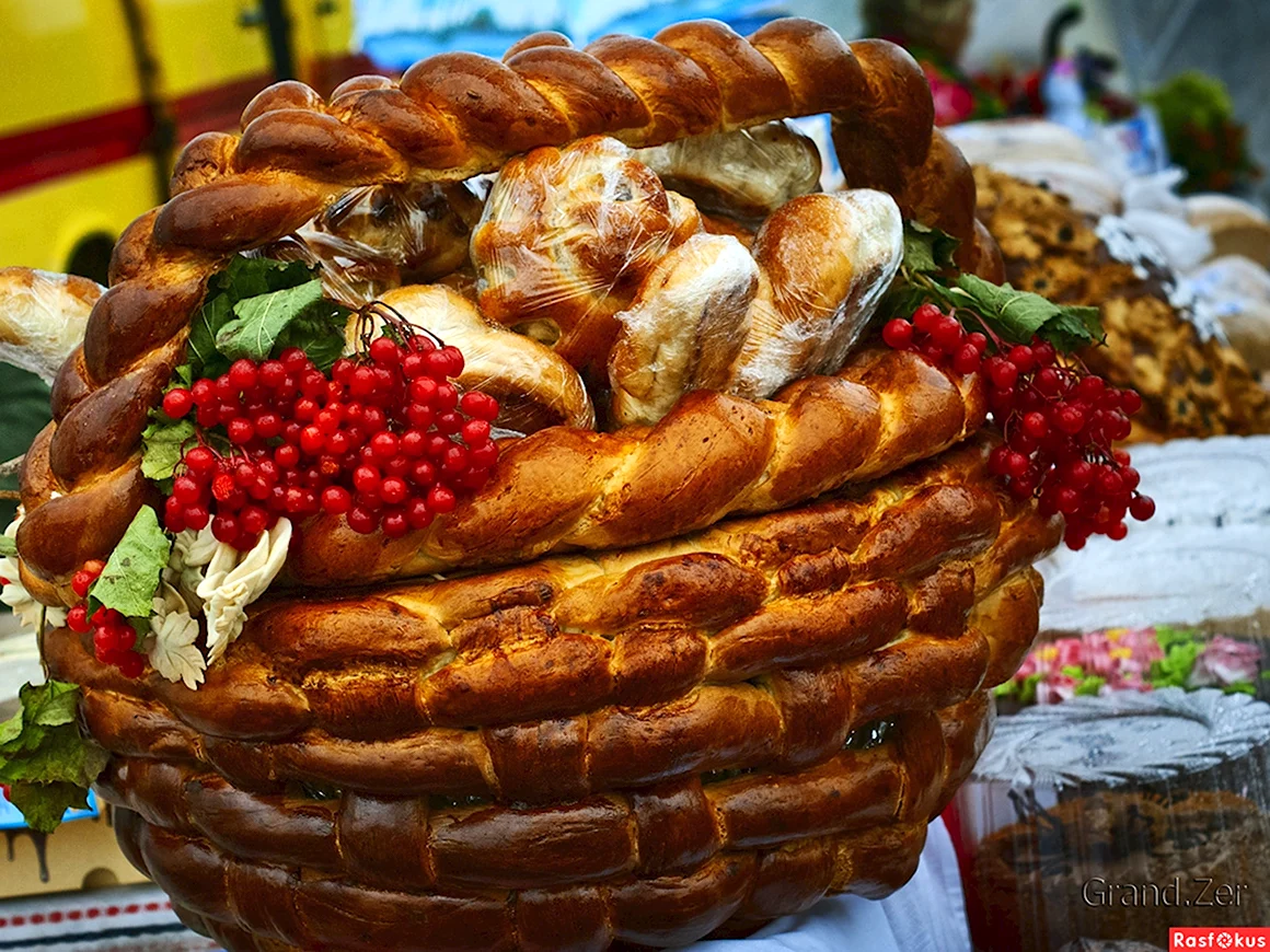 Корзинка с пирожками
