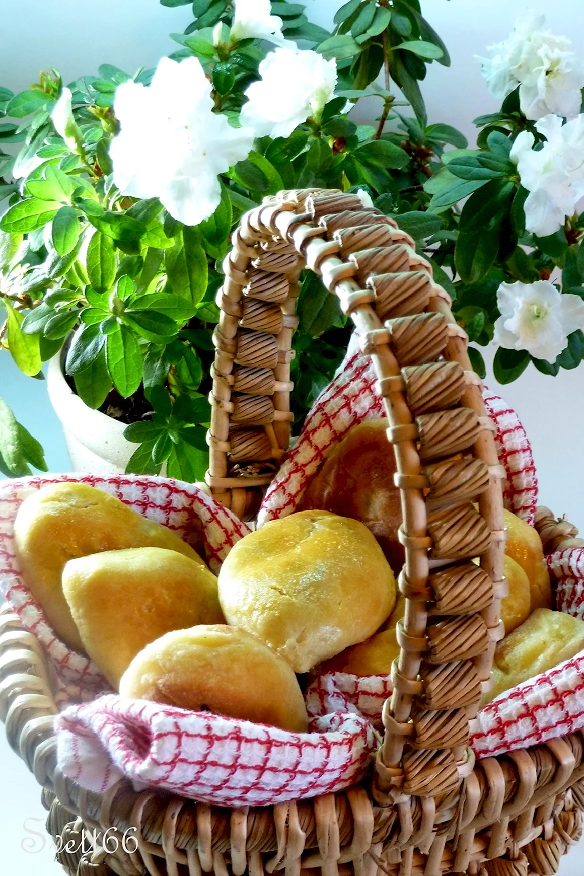 Корзинка с пирожками