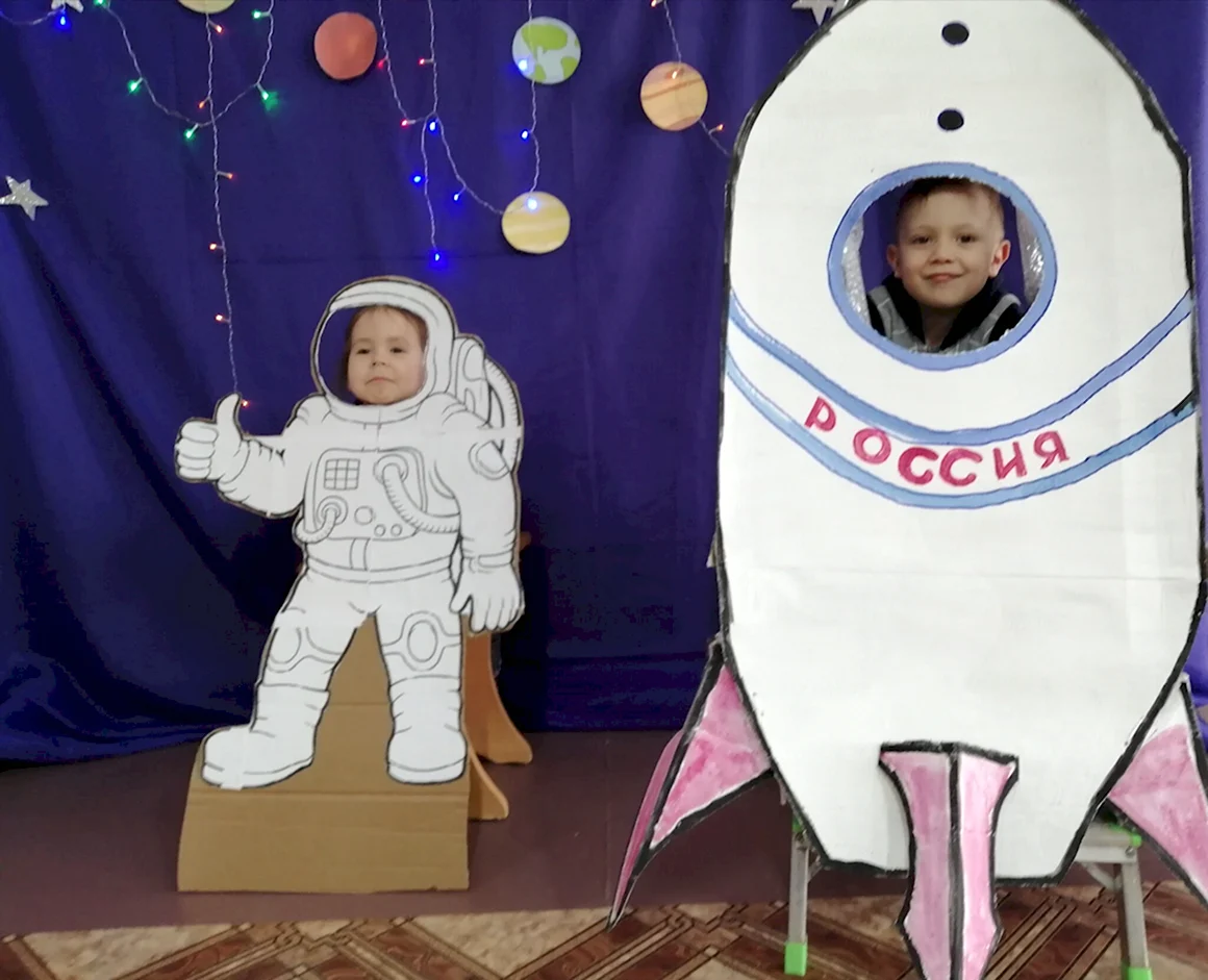 Космонавт для детей