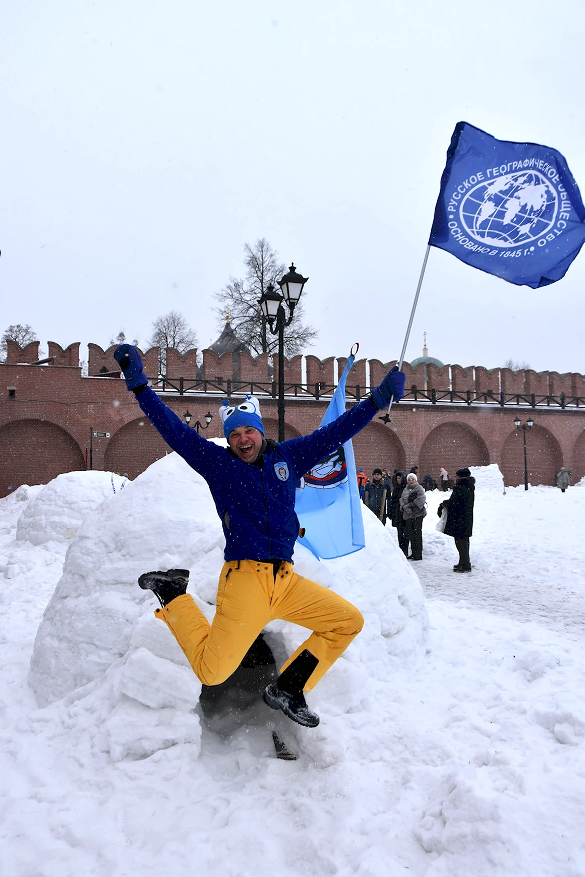 Кремль из снега