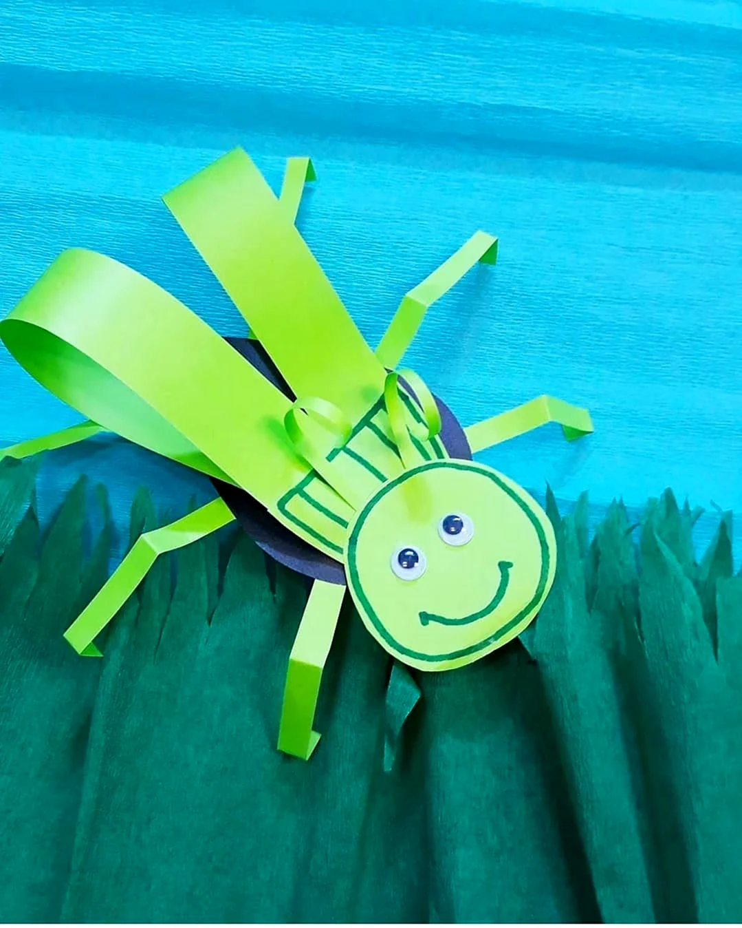 Кузнечик из бумаги