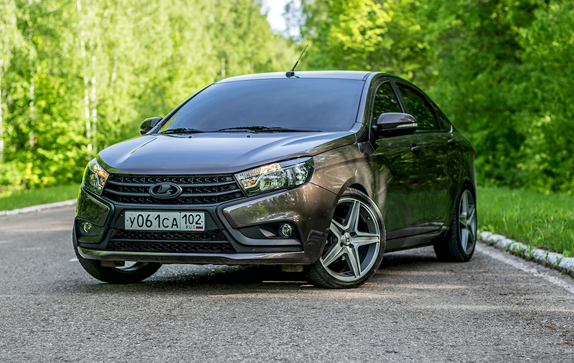 Лада Веста r18