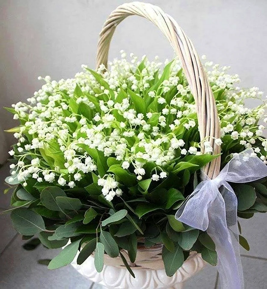 Ландыши в корзине