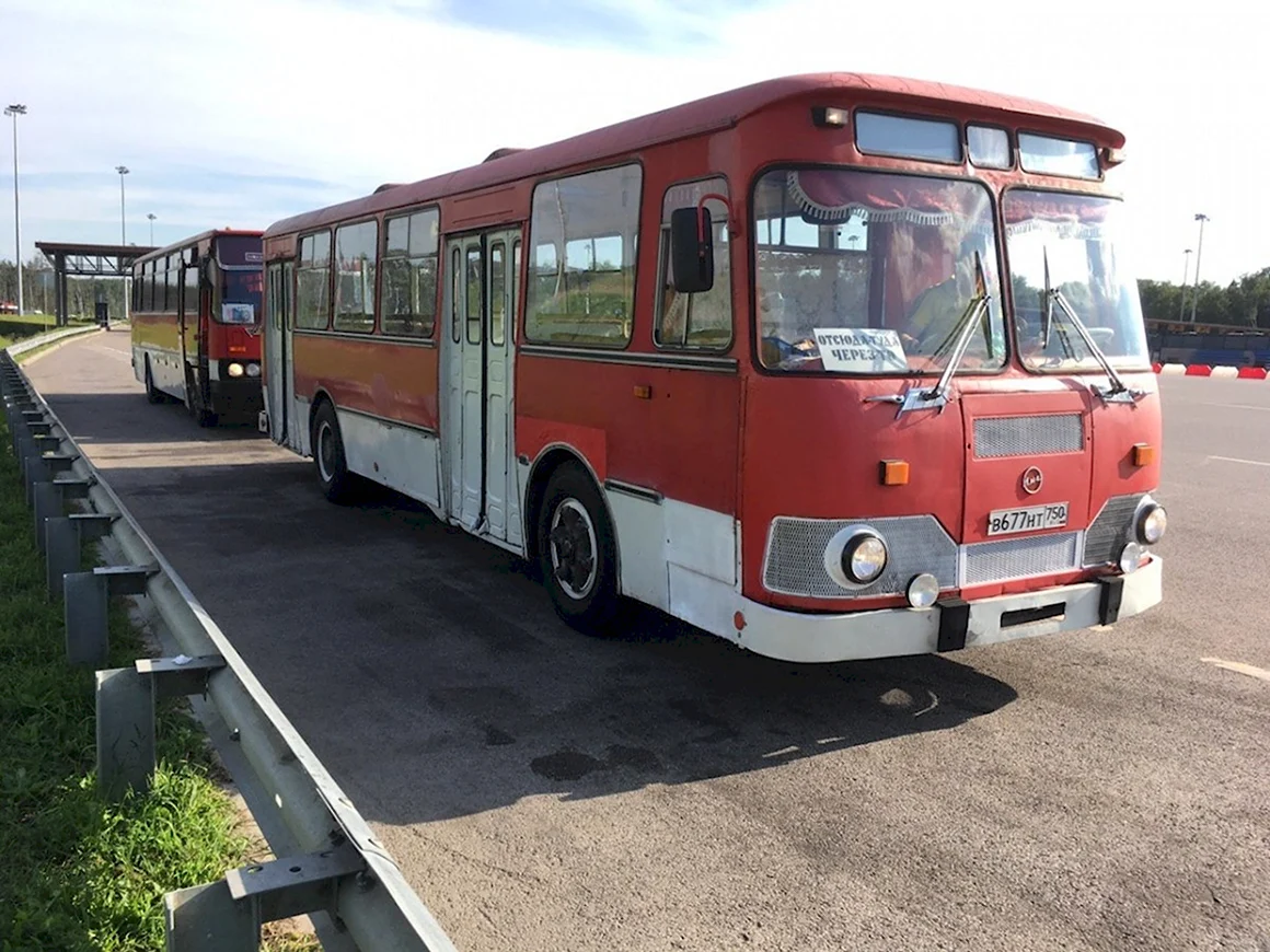 ЛИАЗ 677м