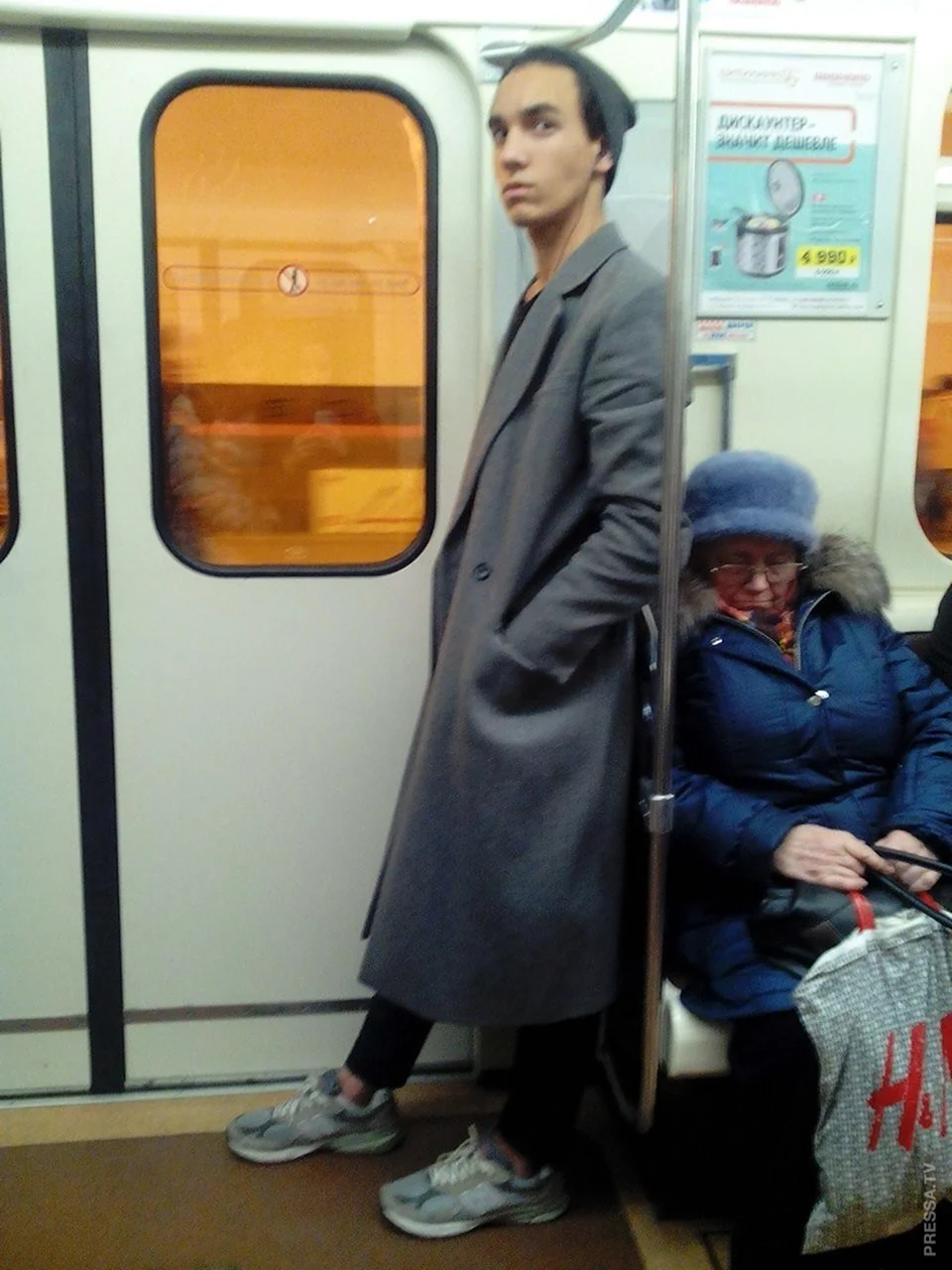 Люди в метро