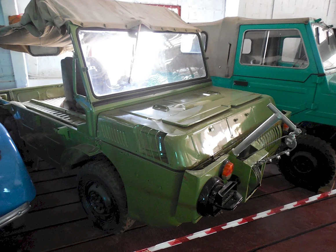 ЛУАЗ-967 внедорожник