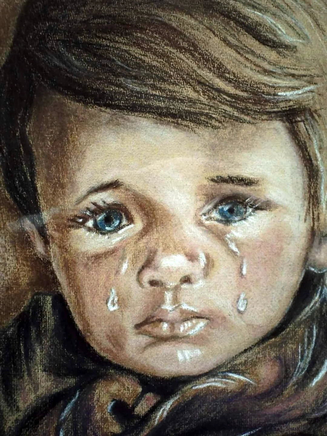 Мальчик плачет