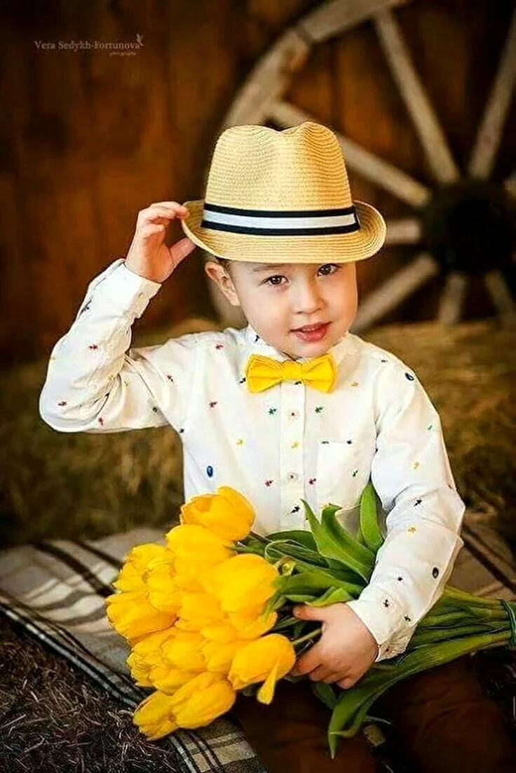 Мальчик с цветами