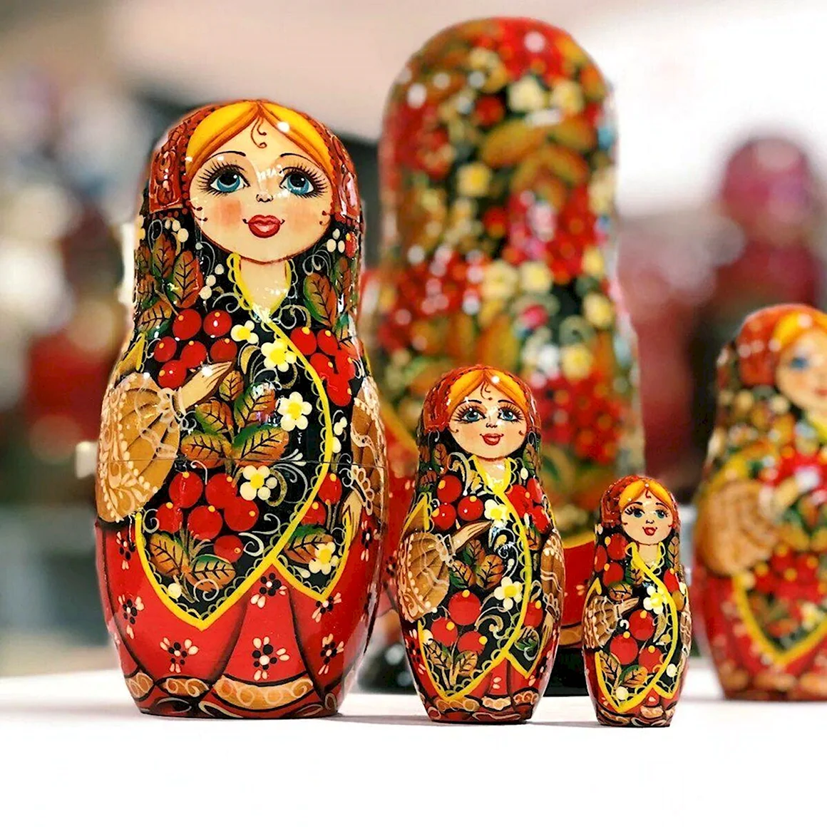 Матрешка Семеновская традиционная Хохломская