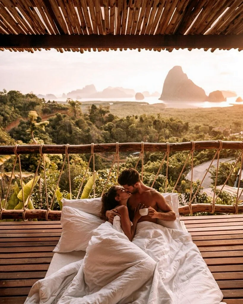 Медовый месяц Honeymoon