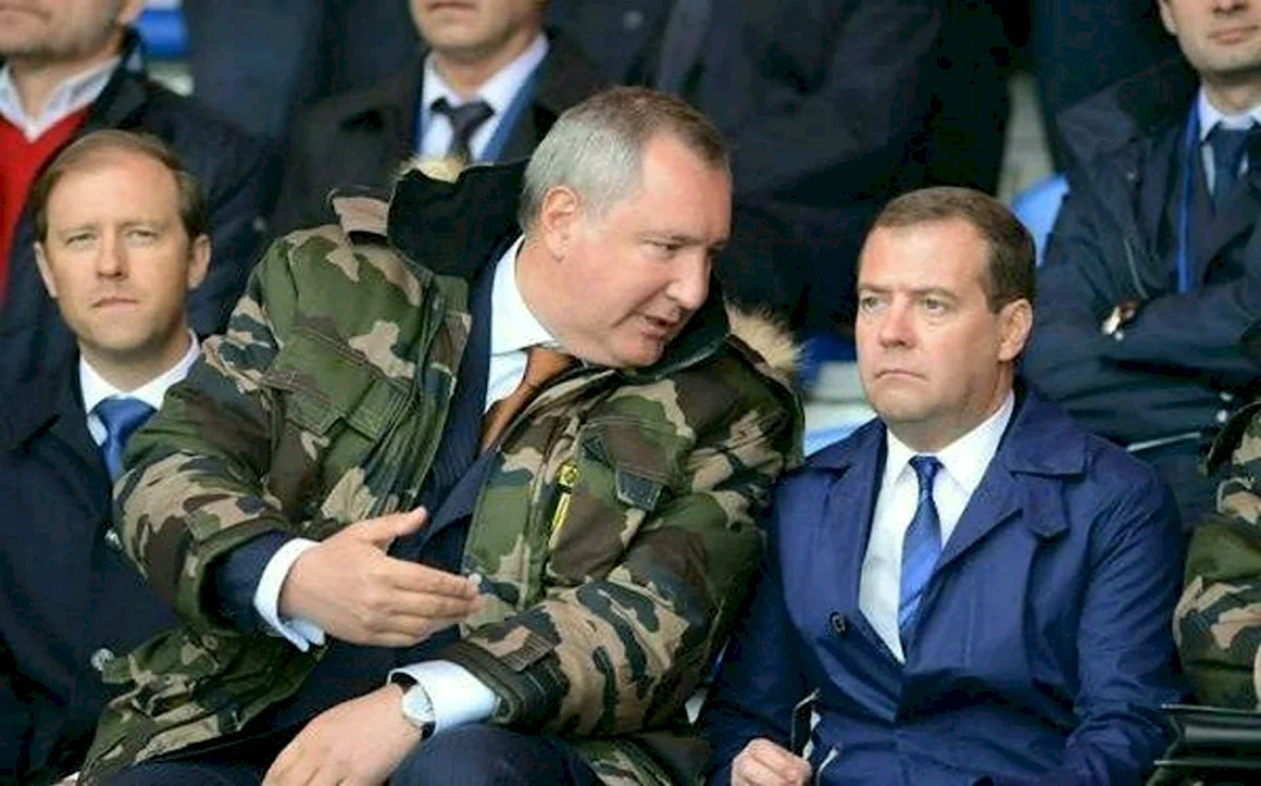 Медведев и Рогозин